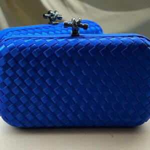 SOBRE AZUL CUADRITOS