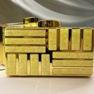 SOBRE METAL DORADO DETALLE AMARILLO