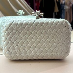 SOBRE GRIS CUADRITOS