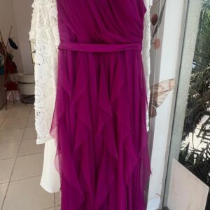 VESTIDO MAGENTA CINTO CAPITAS TUL TALLE M