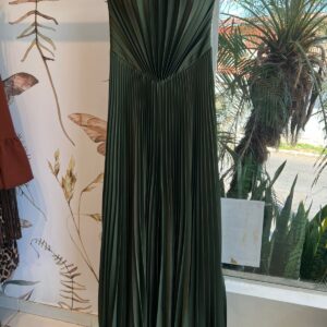 VESTIDO VERDE MUSGO ESTRAPLES PLIZADO TALLE M