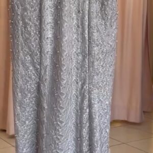 VESTIDO BEIGE PERLITAS TALLE G