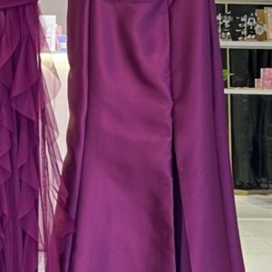 ALQUILER VESTIDO BORDO UN HOMBRO CINTO EN CINTURA TALLE G