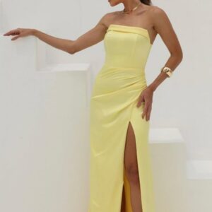 ALQUILER VESTIDO AMARILLO STRAPLES TAJO TALLE P