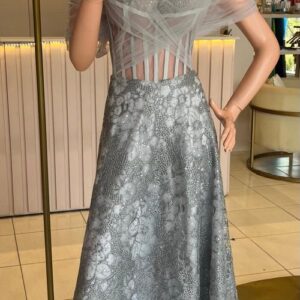 ALQUILER VESTIDO GRIS MANGA CAIDA TUL TALLE XP