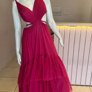 ALQUILER VESTIDO FUCSIA CAPAS TIRAS TRENZAS TALLE M