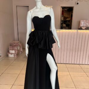 ALQUILER VESTIDO STRAPLES NEGRO GLOBO TALLE P