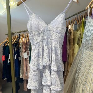 ALQUILER VESTIDO LAVANDA ENCAJE CORTO TALLE P