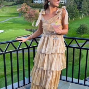 ALQUILER VESTIDO BEIGE CAPAS MIDI TALLE P