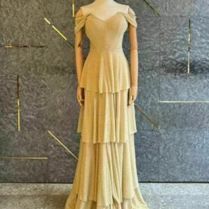 ALQUILER VESTIDO BEIGE BRILLITOS CAPAS TALLE M