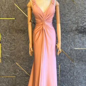 ALQUILER VESTIDO ROSA ELASTICO TRENZAS EN TIRA TALLE P