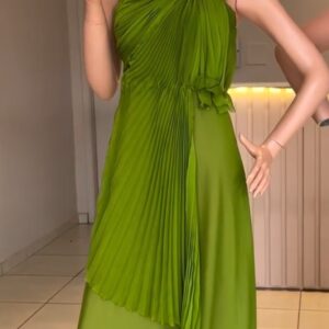 ALQUILER VESTIDO VERDE UN HOMBRO FLOR PLIZADO TALLE P