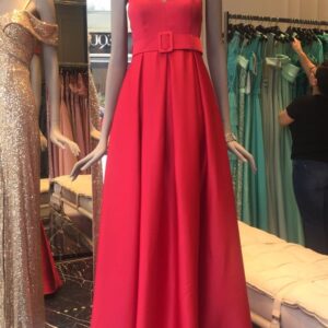 ALQUILER VESTIDO ROJO LISO CORTE PRINCESA TALLE M