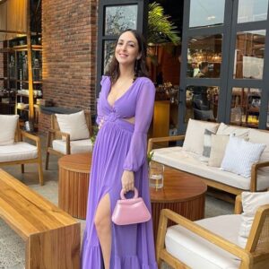 ALQUILER VESTIDO LAVANDA MANGAS LARGAS ABERTURA EN TORSO TALLE P