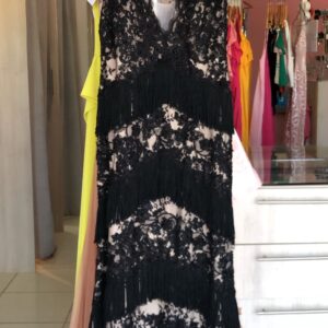 ALQUILER VESTIDO NEGRO FLECOS ENCAJE TALLE M